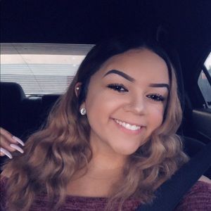 Meet your Posher, Danae